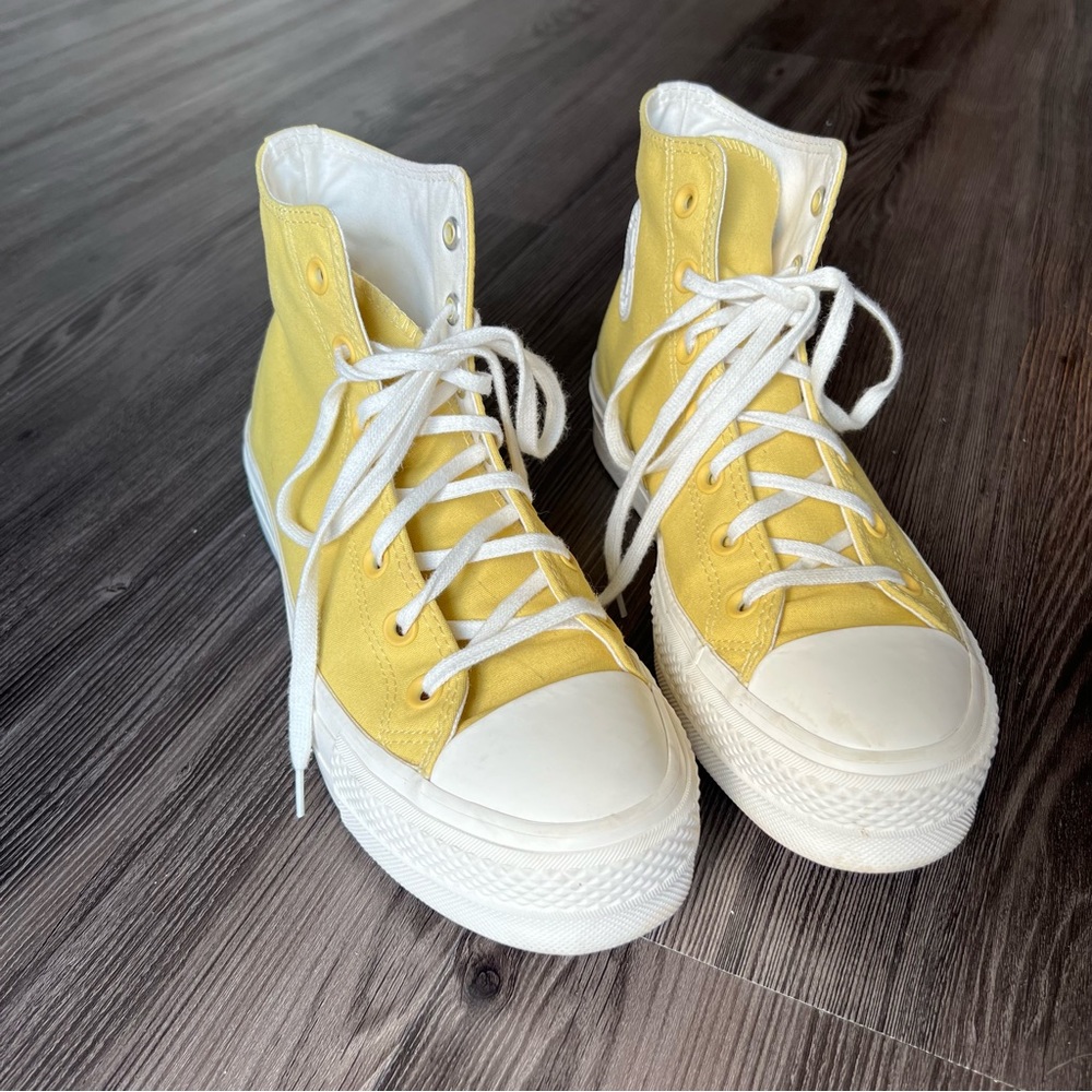 Yellow Platform Converse